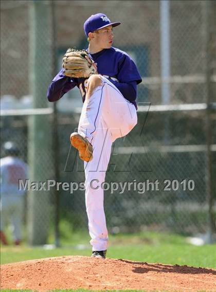 Thumbnail 1 in MIneola @ Islip photogallery.