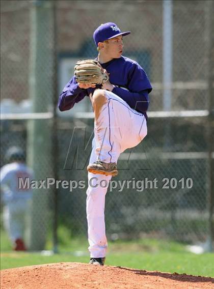 Thumbnail 2 in MIneola @ Islip photogallery.