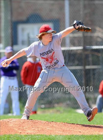 Thumbnail 3 in MIneola @ Islip photogallery.