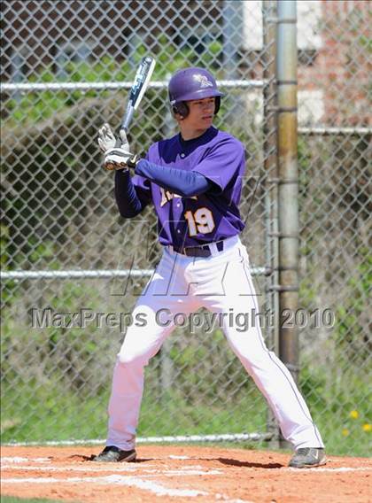 Thumbnail 1 in MIneola @ Islip photogallery.