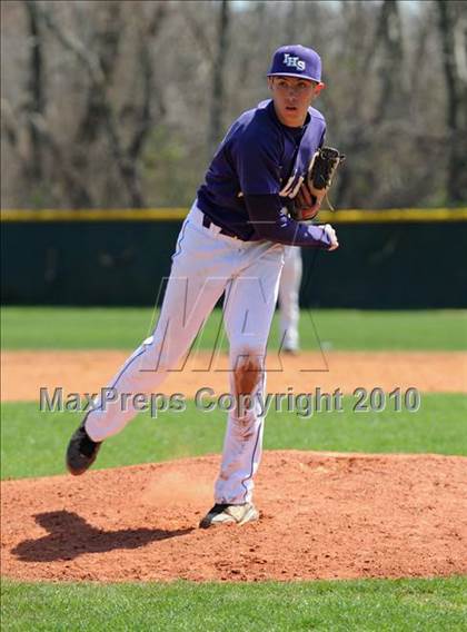 Thumbnail 2 in MIneola @ Islip photogallery.