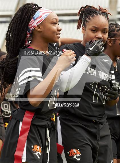 Thumbnail 3 in Andrew Jackson vs Oakleaf  (Jaguars Preseason Classic) photogallery.