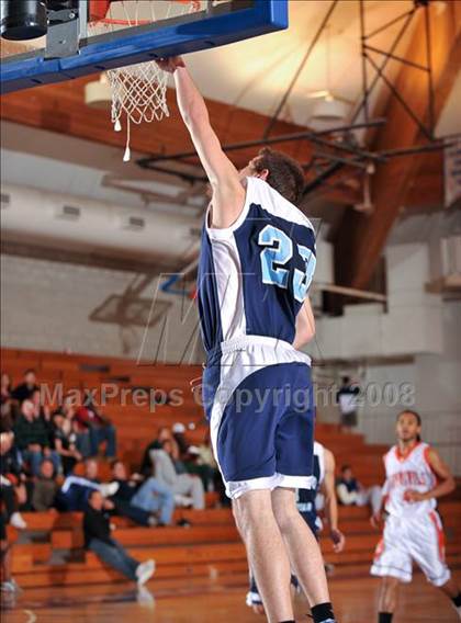 Thumbnail 1 in Maranatha Christian vs. Apple Valley (MaxPreps Holiday Classic) photogallery.