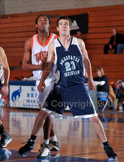 Thumbnail 2 in Maranatha Christian vs. Apple Valley (MaxPreps Holiday Classic) photogallery.