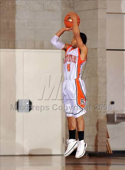 Thumbnail 1 in Maranatha Christian vs. Apple Valley (MaxPreps Holiday Classic) photogallery.