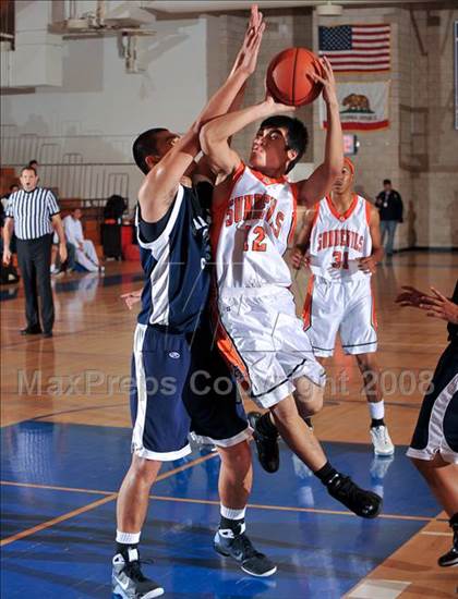 Thumbnail 2 in Maranatha Christian vs. Apple Valley (MaxPreps Holiday Classic) photogallery.