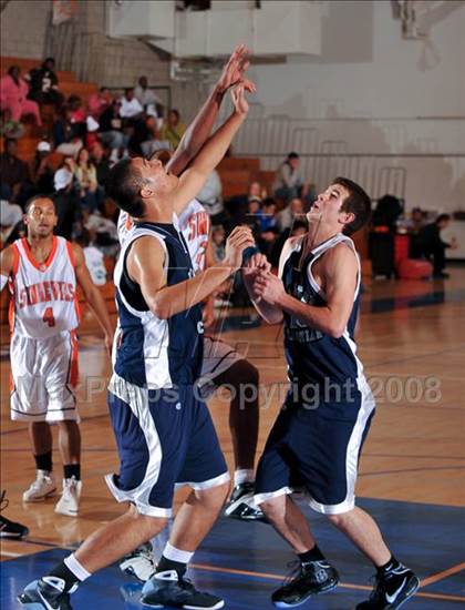 Thumbnail 2 in Maranatha Christian vs. Apple Valley (MaxPreps Holiday Classic) photogallery.