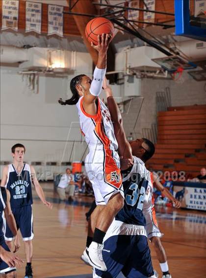 Thumbnail 2 in Maranatha Christian vs. Apple Valley (MaxPreps Holiday Classic) photogallery.
