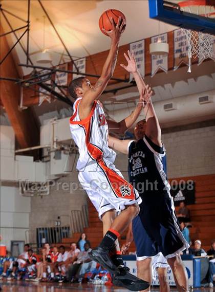 Thumbnail 3 in Maranatha Christian vs. Apple Valley (MaxPreps Holiday Classic) photogallery.