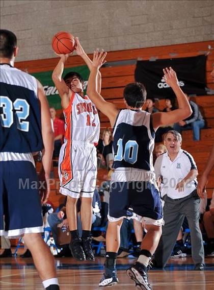 Thumbnail 1 in Maranatha Christian vs. Apple Valley (MaxPreps Holiday Classic) photogallery.