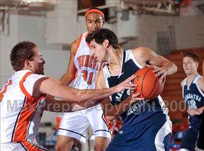 Thumbnail 2 in Maranatha Christian vs. Apple Valley (MaxPreps Holiday Classic) photogallery.