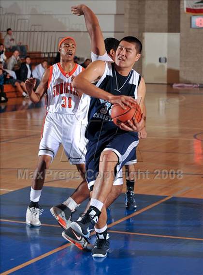 Thumbnail 2 in Maranatha Christian vs. Apple Valley (MaxPreps Holiday Classic) photogallery.