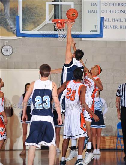 Thumbnail 1 in Maranatha Christian vs. Apple Valley (MaxPreps Holiday Classic) photogallery.