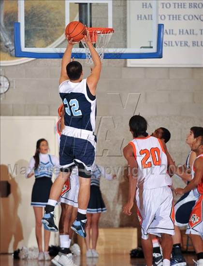 Thumbnail 3 in Maranatha Christian vs. Apple Valley (MaxPreps Holiday Classic) photogallery.