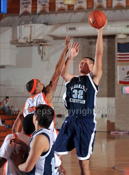 Thumbnail 2 in Maranatha Christian vs. Apple Valley (MaxPreps Holiday Classic) photogallery.