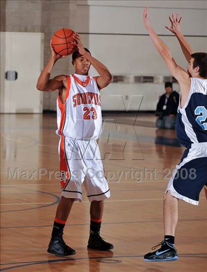 Thumbnail 1 in Maranatha Christian vs. Apple Valley (MaxPreps Holiday Classic) photogallery.