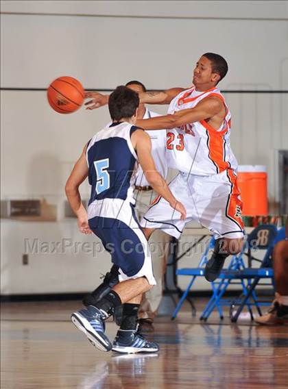 Thumbnail 1 in Maranatha Christian vs. Apple Valley (MaxPreps Holiday Classic) photogallery.
