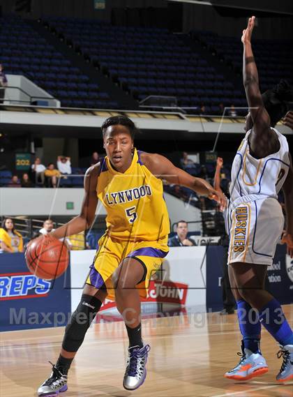 Thumbnail 2 in Lynwood vs. JW North (CIF SS DIV 2AA Final) photogallery.