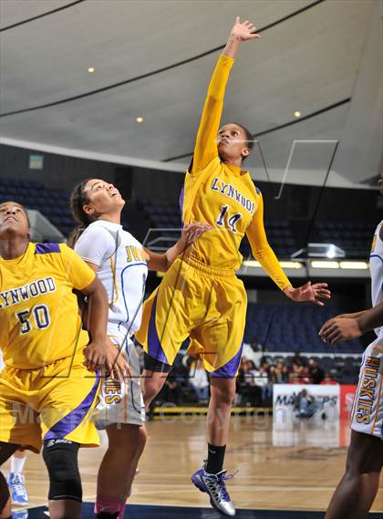 Thumbnail 1 in Lynwood vs. JW North (CIF SS DIV 2AA Final) photogallery.