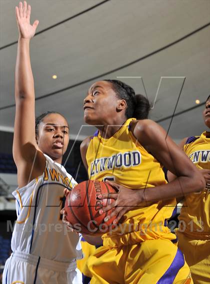 Thumbnail 1 in Lynwood vs. JW North (CIF SS DIV 2AA Final) photogallery.