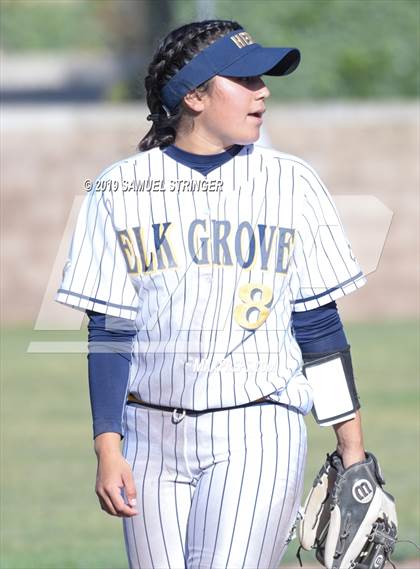 Thumbnail 2 in Elk Grove vs. Folsom (CIF SJS D1 Quarterfinal Playoffs) photogallery.