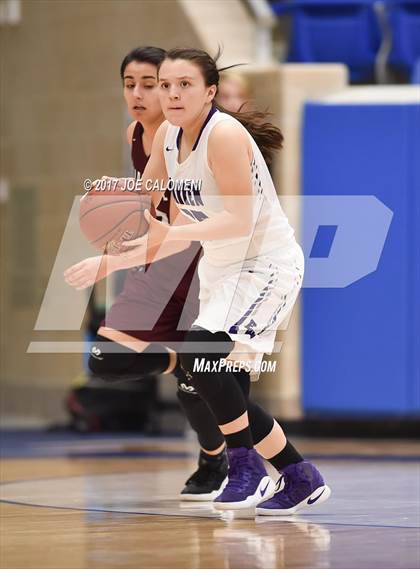 Thumbnail 3 in Marshall vs Warren photogallery.