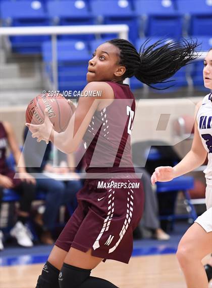 Thumbnail 1 in Marshall vs Warren photogallery.