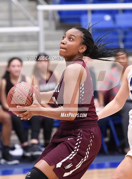 Thumbnail 2 in Marshall vs Warren photogallery.