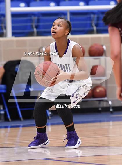 Thumbnail 2 in Marshall vs Warren photogallery.