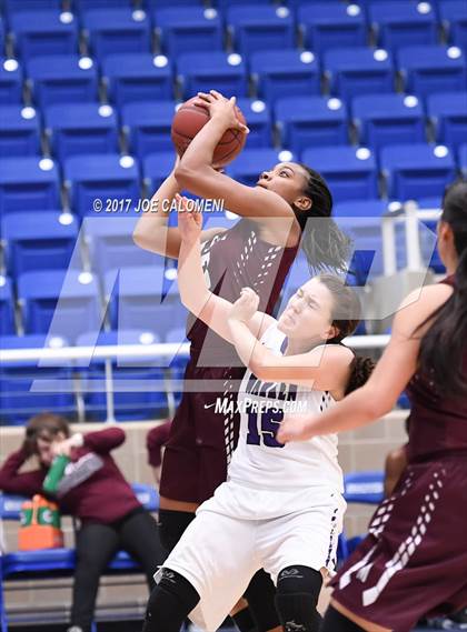Thumbnail 3 in Marshall vs Warren photogallery.