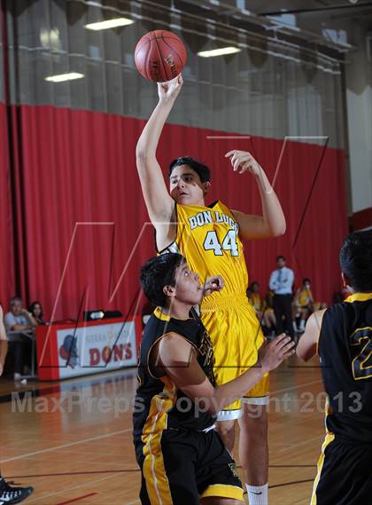 Thumbnail 3 in Edgewood vs Bosco Tech (Sierra Vista Dons Classic) photogallery.