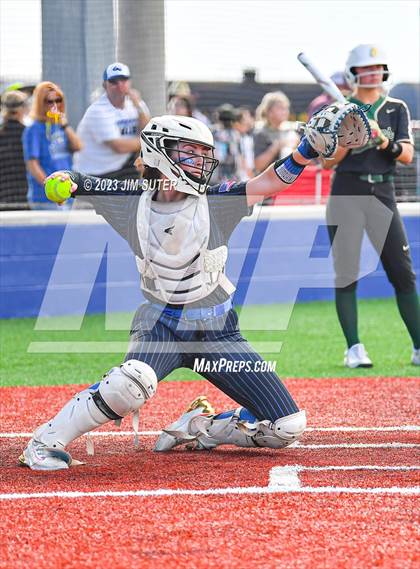 Thumbnail 2 in Georgetown vs Santa Fe (UIL 5A Reg III Semifinal) photogallery.