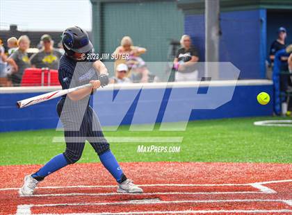 Thumbnail 2 in Georgetown vs Santa Fe (UIL 5A Reg III Semifinal) photogallery.