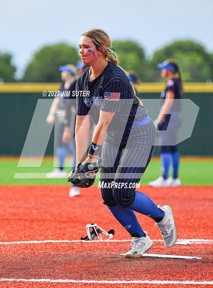 Thumbnail 2 in Georgetown vs Santa Fe (UIL 5A Reg III Semifinal) photogallery.