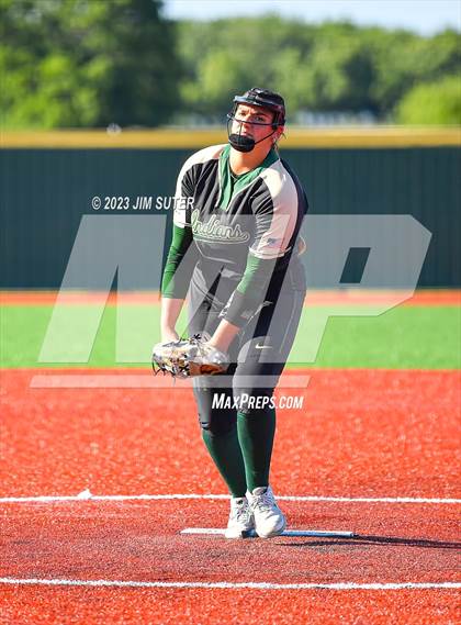 Thumbnail 1 in Georgetown vs Santa Fe (UIL 5A Reg III Semifinal) photogallery.