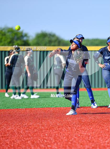 Thumbnail 1 in Georgetown vs Santa Fe (UIL 5A Reg III Semifinal) photogallery.