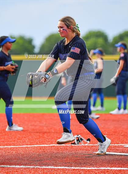 Thumbnail 3 in Georgetown vs Santa Fe (UIL 5A Reg III Semifinal) photogallery.