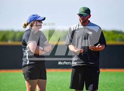 Thumbnail 1 in Georgetown vs Santa Fe (UIL 5A Reg III Semifinal) photogallery.