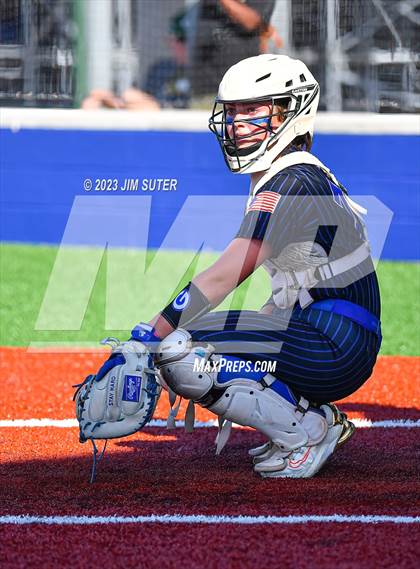 Thumbnail 2 in Georgetown vs Santa Fe (UIL 5A Reg III Semifinal) photogallery.