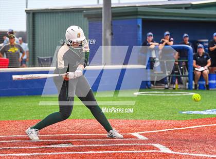 Thumbnail 1 in Georgetown vs Santa Fe (UIL 5A Reg III Semifinal) photogallery.
