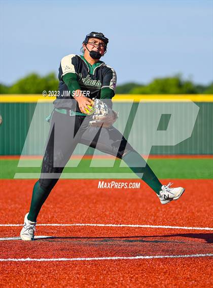 Thumbnail 2 in Georgetown vs Santa Fe (UIL 5A Reg III Semifinal) photogallery.