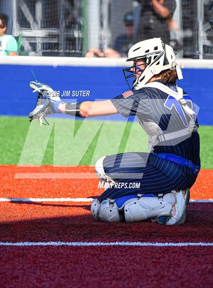 Thumbnail 3 in Georgetown vs Santa Fe (UIL 5A Reg III Semifinal) photogallery.
