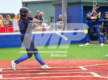 Thumbnail 2 in Georgetown vs Santa Fe (UIL 5A Reg III Semifinal) photogallery.