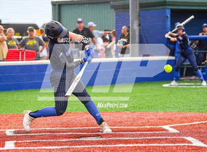 Thumbnail 2 in Georgetown vs Santa Fe (UIL 5A Reg III Semifinal) photogallery.