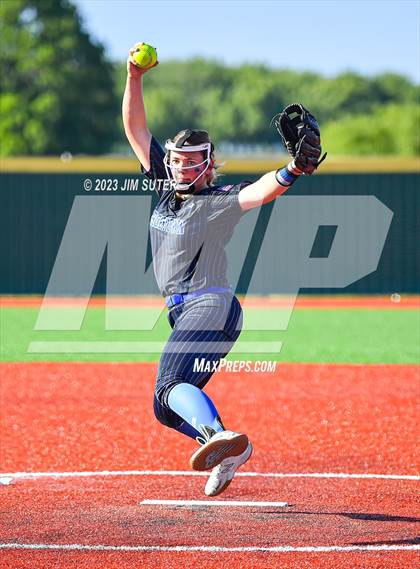 Thumbnail 1 in Georgetown vs Santa Fe (UIL 5A Reg III Semifinal) photogallery.