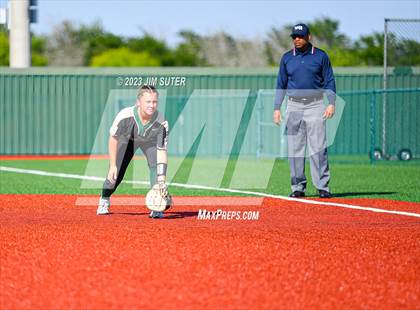 Thumbnail 2 in Georgetown vs Santa Fe (UIL 5A Reg III Semifinal) photogallery.