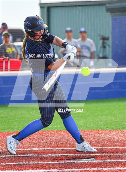 Thumbnail 2 in Georgetown vs Santa Fe (UIL 5A Reg III Semifinal) photogallery.