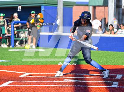 Thumbnail 3 in Georgetown vs Santa Fe (UIL 5A Reg III Semifinal) photogallery.