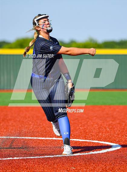 Thumbnail 3 in Georgetown vs Santa Fe (UIL 5A Reg III Semifinal) photogallery.