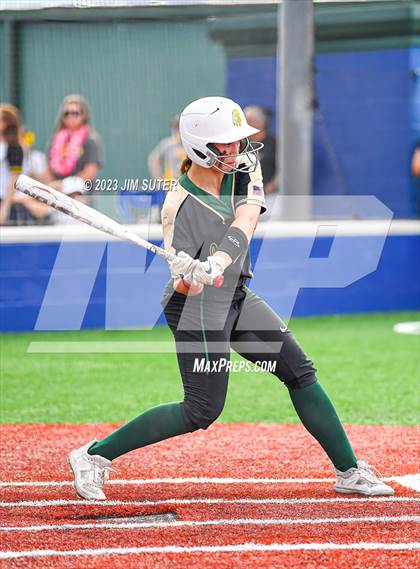 Thumbnail 2 in Georgetown vs Santa Fe (UIL 5A Reg III Semifinal) photogallery.